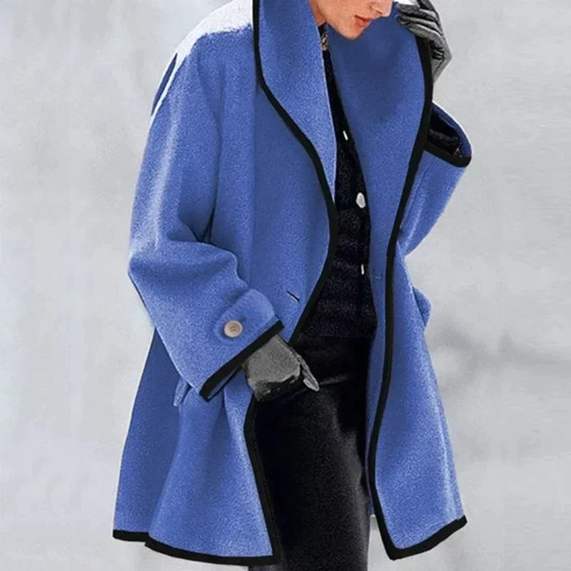 Marlena™ | Stylowy Asymetryczny Płaszcz z Kontrastową Lamówką