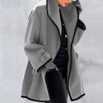 Marlena™ | Stylowy Asymetryczny Płaszcz z Kontrastową Lamówką