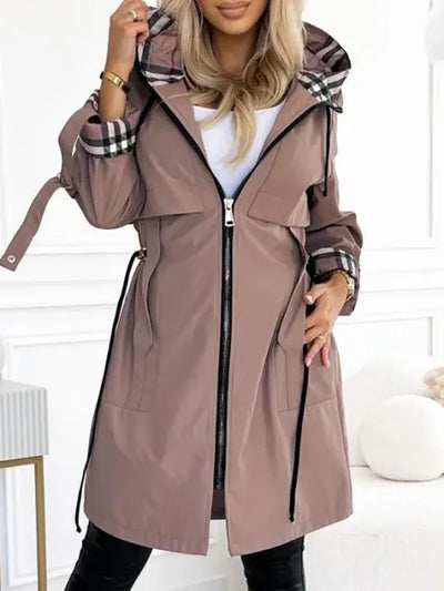 Alina™ | Stylowy Płaszcz z Kapturem i Modnym Krojem